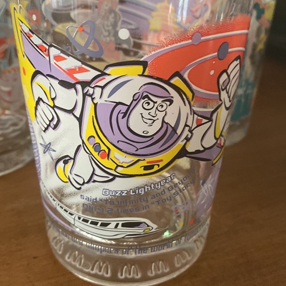 DISNEY COLLECTIBLES!!! Set of Anniversary Drinking Glasses - Picture 3 of 8